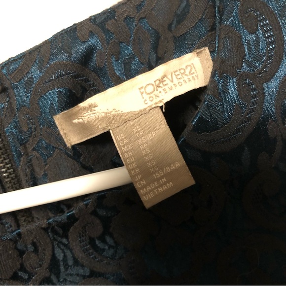 Damask Dress - Picture 2 of 2